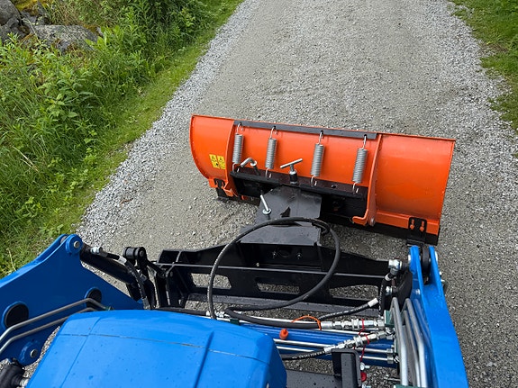 Iseki kompakttraktorer 4x4 – flere på lager – snøskjær / hydraulikk opplegg 22 of 24