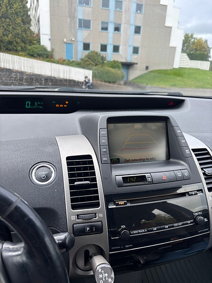 Toyota Prius 8 of 14
