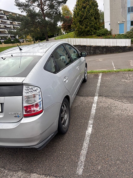 Toyota Prius 3 of 14