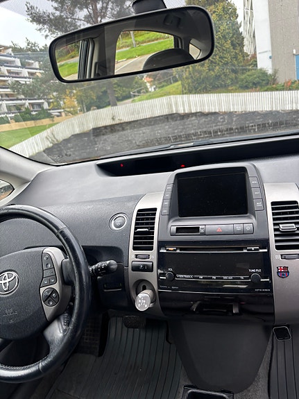Toyota Prius 11 of 14