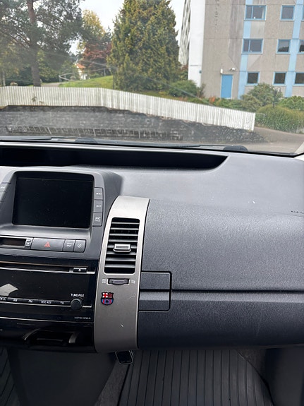 Toyota Prius 10 of 14