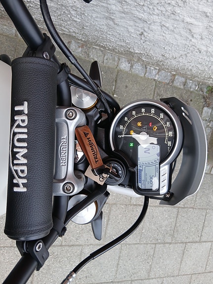 Triumph Scrambler 400 X 8 of 10