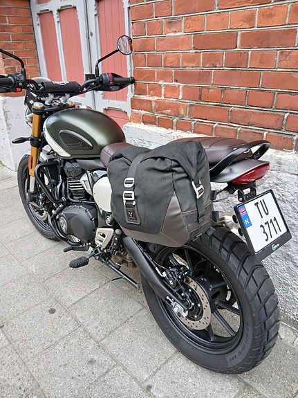 Triumph Scrambler 400 X 4 of 10