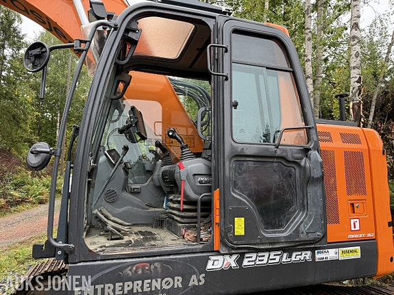 Doosan DX235LCR 11 of 30
