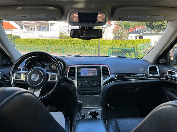 Jeep Grand Cherokee 9 of 14
