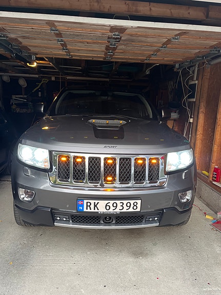 Jeep Grand Cherokee 8 of 14