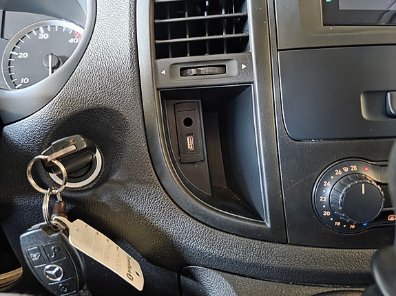 Mercedes-Benz Vito 111 23 of 25