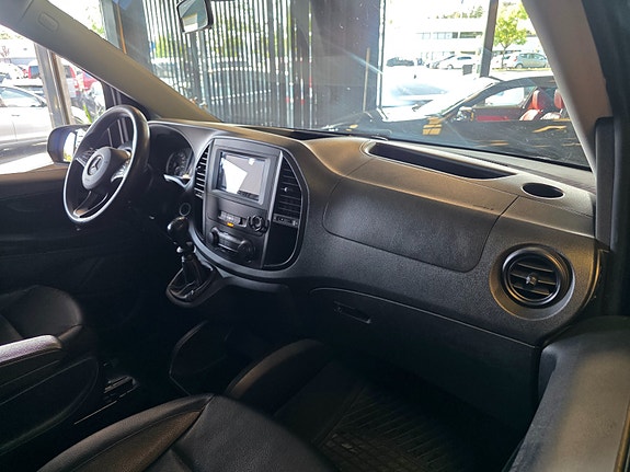 Mercedes-Benz Vito 111 8 of 25