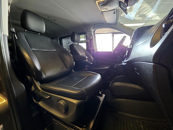 Mercedes-Benz Vito 111 10 of 25