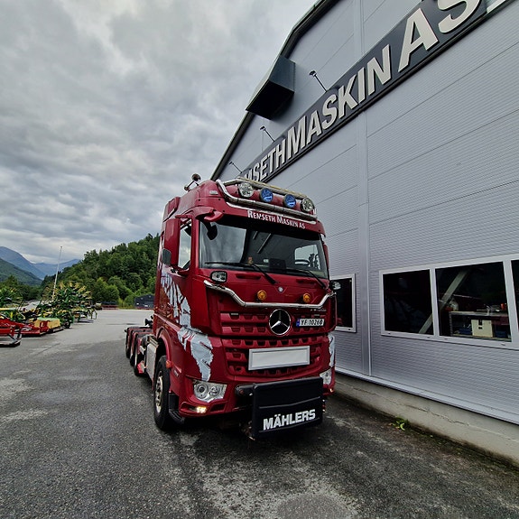 Mercedes-Benz Arocs 3258 3 of 19