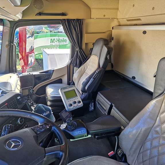 Mercedes-Benz Arocs 3258 18 of 19