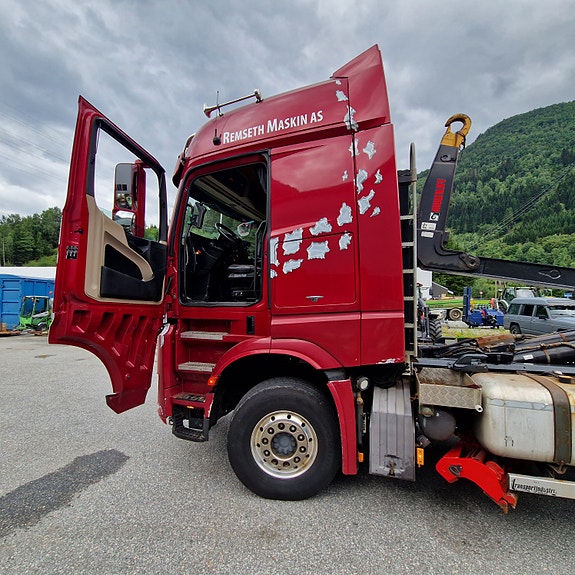 Mercedes-Benz Arocs 3258 11 of 19