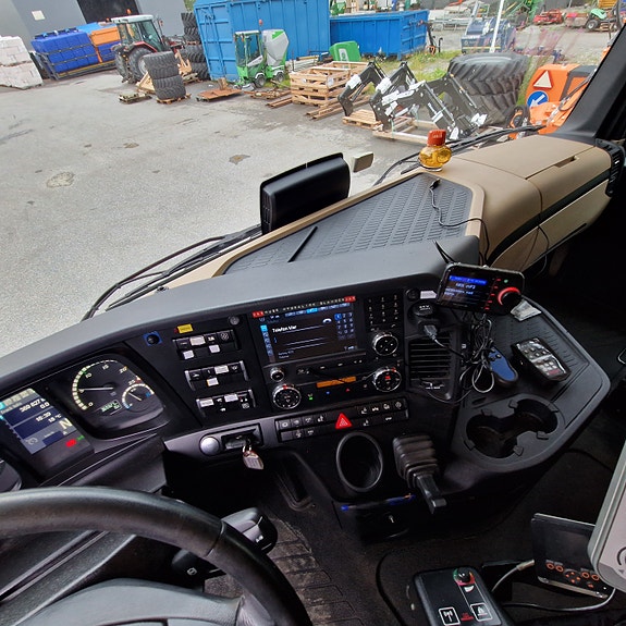 Mercedes-Benz Arocs 3258 15 of 19