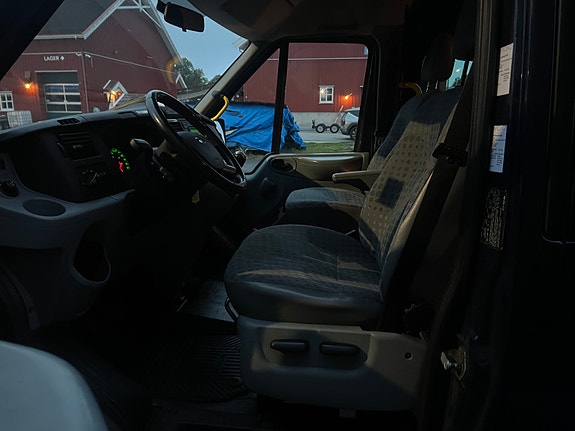 Ford Transit 15 of 21