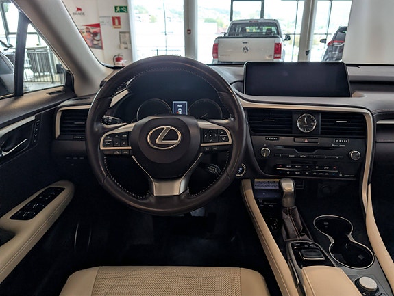 Lexus RX450h 9 of 30