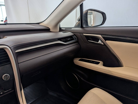 Lexus RX450h 15 of 30