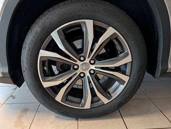 Lexus RX450h 7 of 30