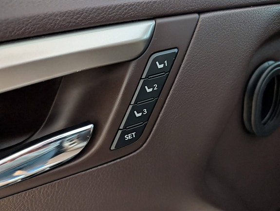 Lexus RX450h 12 of 30