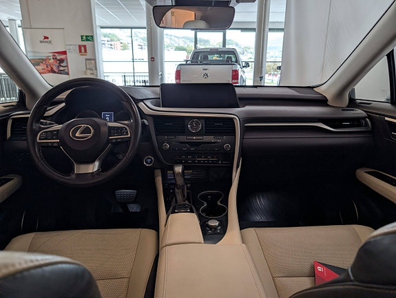 Lexus RX450h 8 of 30