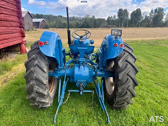 Ford Super Dexta 4x2 Traktor 5 of 21