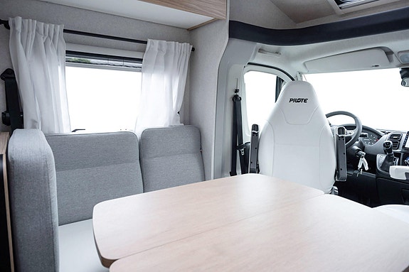 Pilote EXPRESSION P740FGJ Alde Diesel I 4250kg I Lithium I Solcelle 4 of 30