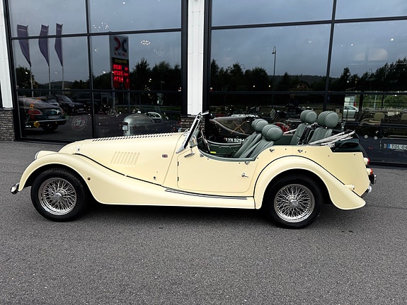 Morgan Plus 4 13 of 21