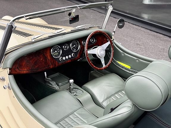Morgan Plus 4 15 of 21