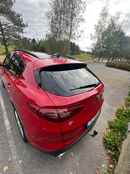 Alfa Romeo Stelvio 7 of 24