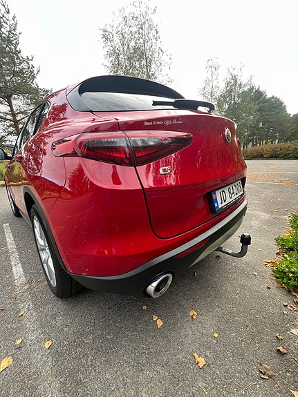 Alfa Romeo Stelvio 5 of 24