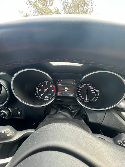 Alfa Romeo Stelvio 11 of 24