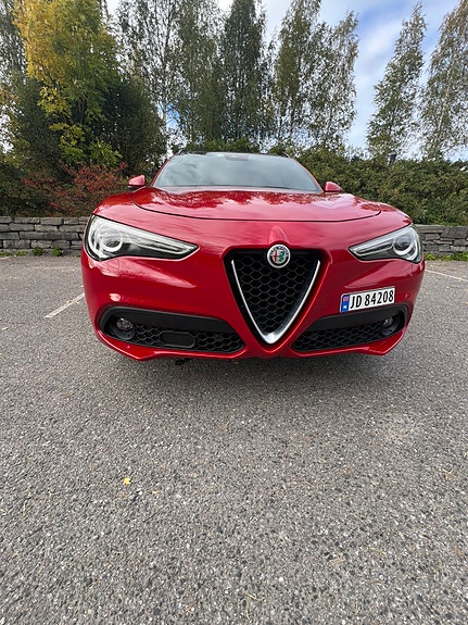 Alfa Romeo Stelvio 3 of 24