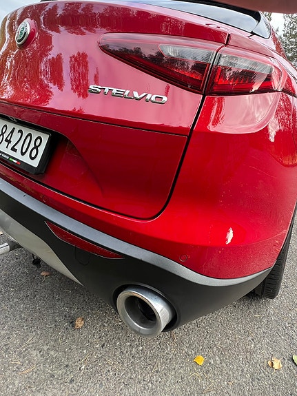 Alfa Romeo Stelvio 6 of 24