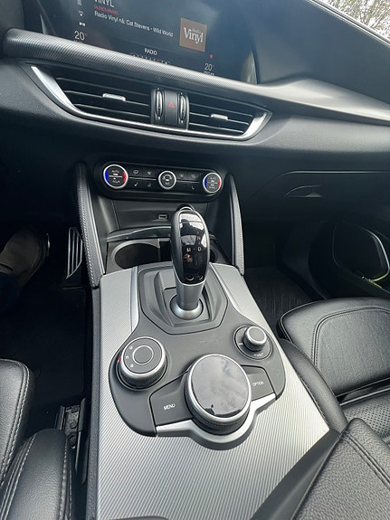 Alfa Romeo Stelvio 13 of 24
