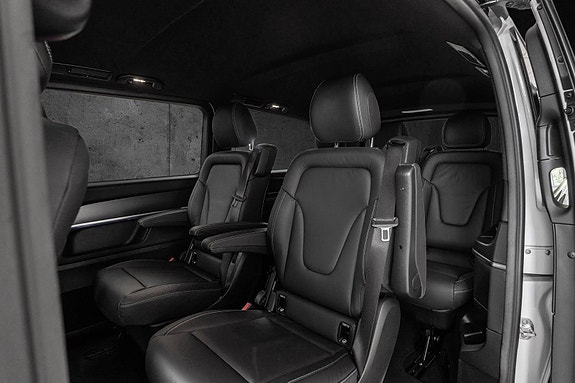 Mercedes-Benz EQV300 13 of 28