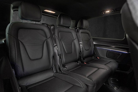 Mercedes-Benz EQV300 25 of 28