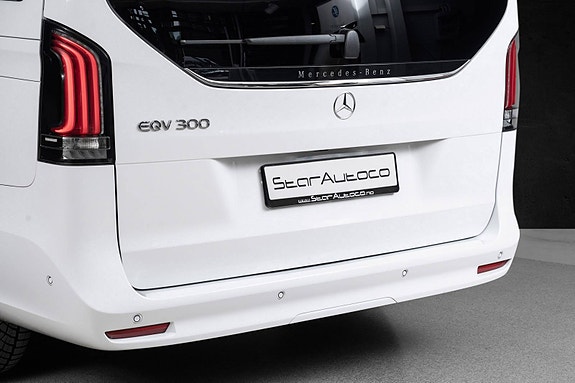 Mercedes-Benz EQV300 5 of 28