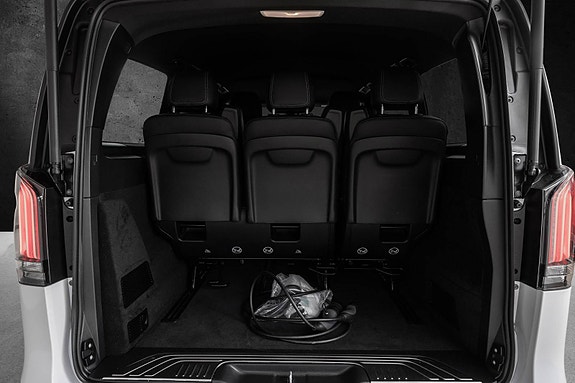 Mercedes-Benz EQV300 23 of 28