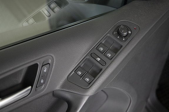 Volkswagen Tiguan 18 of 27