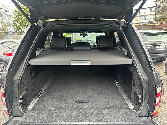 Land Rover Range Rover 24 of 30