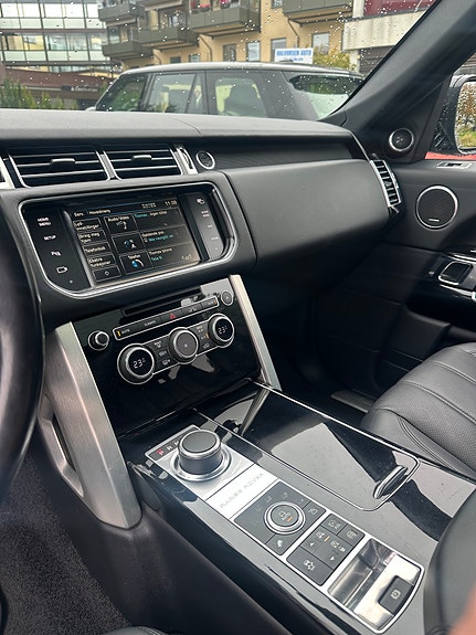 Land Rover Range Rover 12 of 30