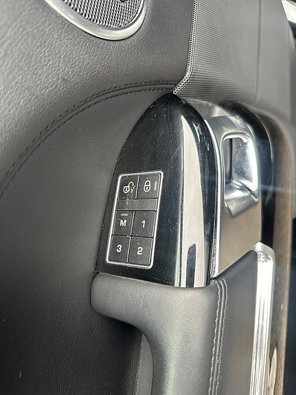 Land Rover Range Rover 8 of 30