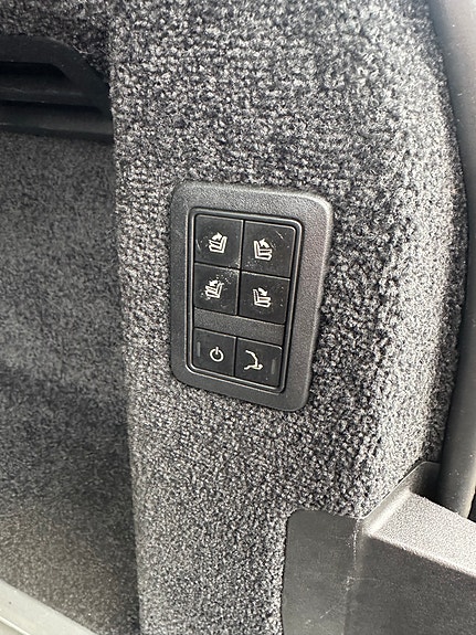 Land Rover Range Rover 25 of 30