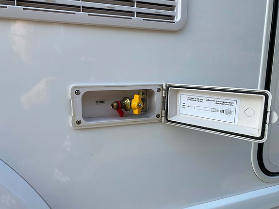 Eura Mobil Integra 890EB 20 of 30
