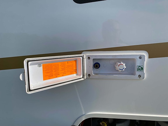 Eura Mobil Integra 890EB 19 of 30