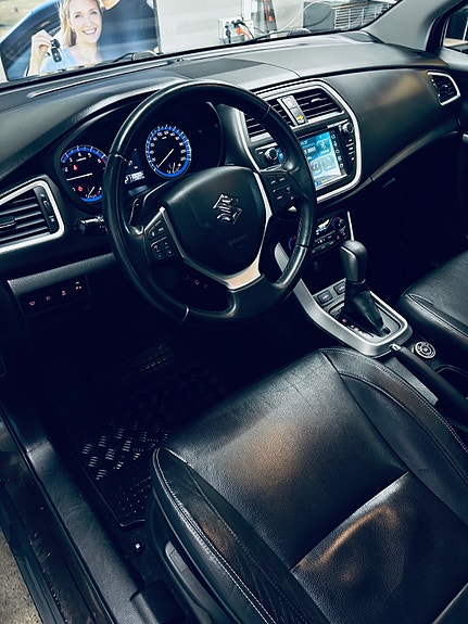 Suzuki SX4 S-Cross 13 of 28