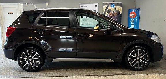 Suzuki SX4 S-Cross 8 of 28