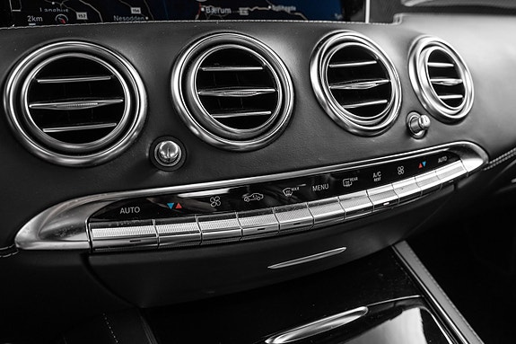 Mercedes-Benz S63 27 of 30