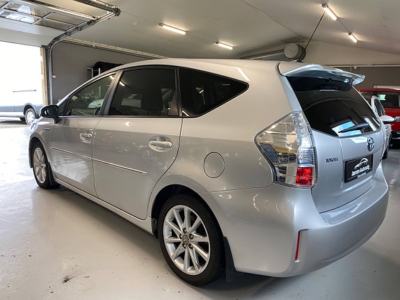 Toyota Prius 6 of 27