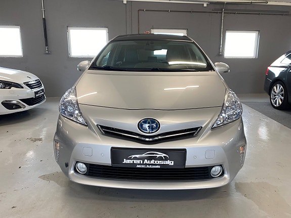 Toyota Prius 2 of 27