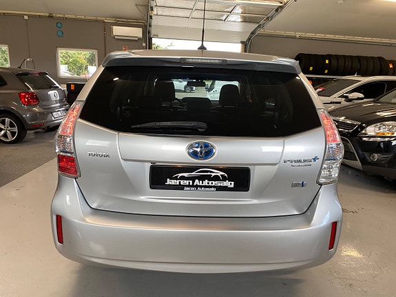 Toyota Prius 5 of 27